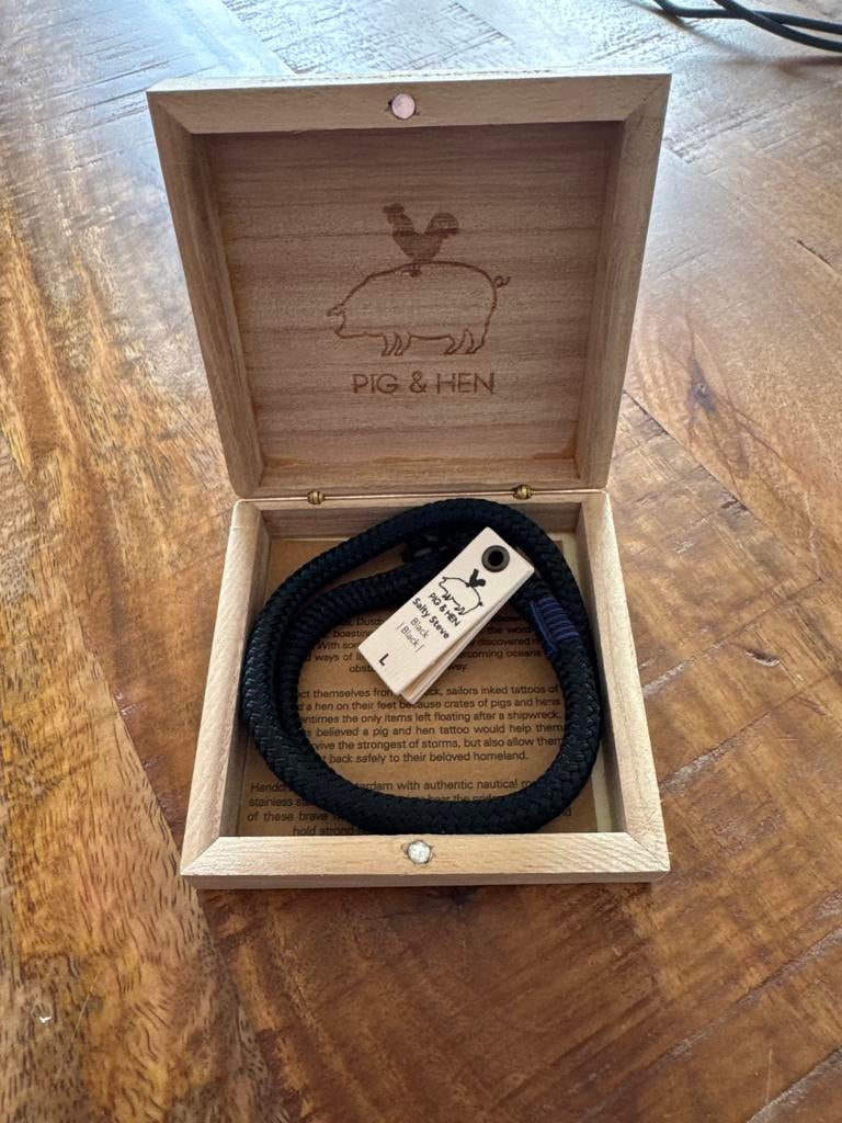 Pig & Hen armband zwart met blauw detail, Sieraden, Tassen en Uiterlijk, Armbanden, Ophalen of Verzenden, Zo goed als nieuw, Zwart