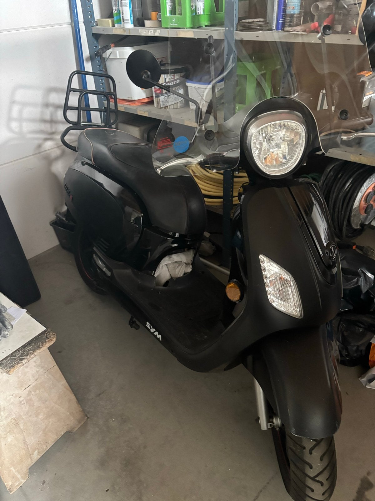 Zwarte SYM Fiddle Scooter lees tekst, Fietsen en Brommers, Scooters | SYM, Ophalen, Maximaal 45 km/u, Zo goed als nieuw, Benzine
