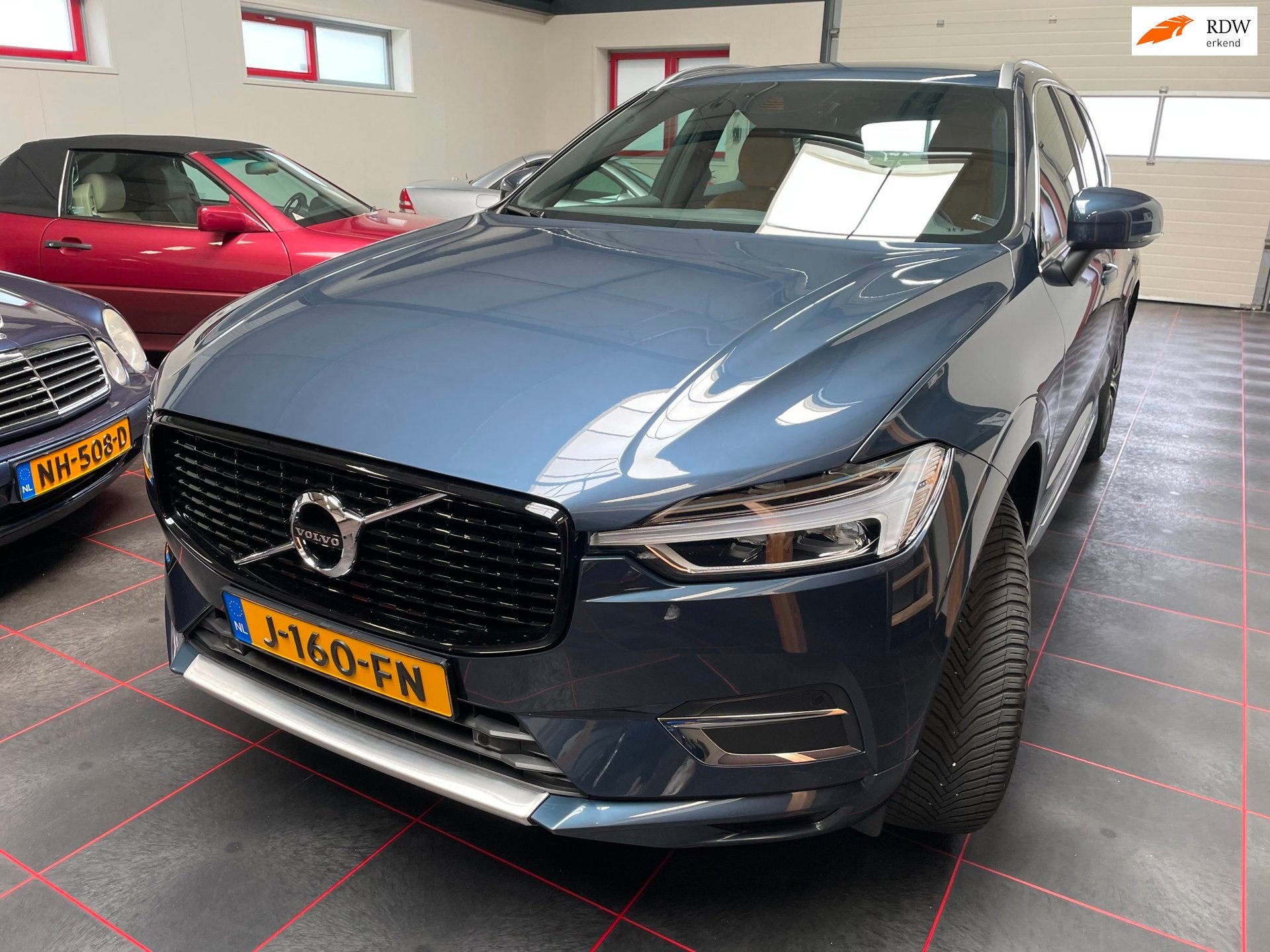Volvo XC60 2.0 T4 Inscription Atomaat Trekhaak, Auto's, Volvo, Gebruikt, 1969 cc, Zwart, Bedrijf