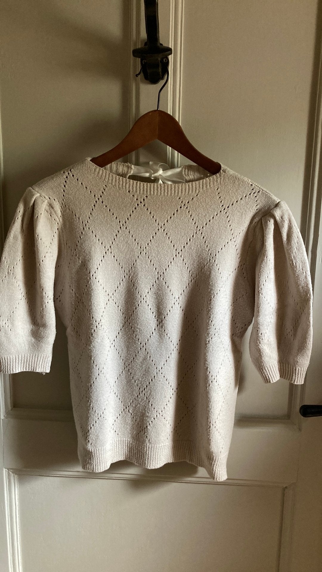Dames truitje korte mouw ecru maat M, Kleding | Dames, Truien en Vesten, Ophalen of Verzenden, Zo goed als nieuw, Maat 38/40 (M)