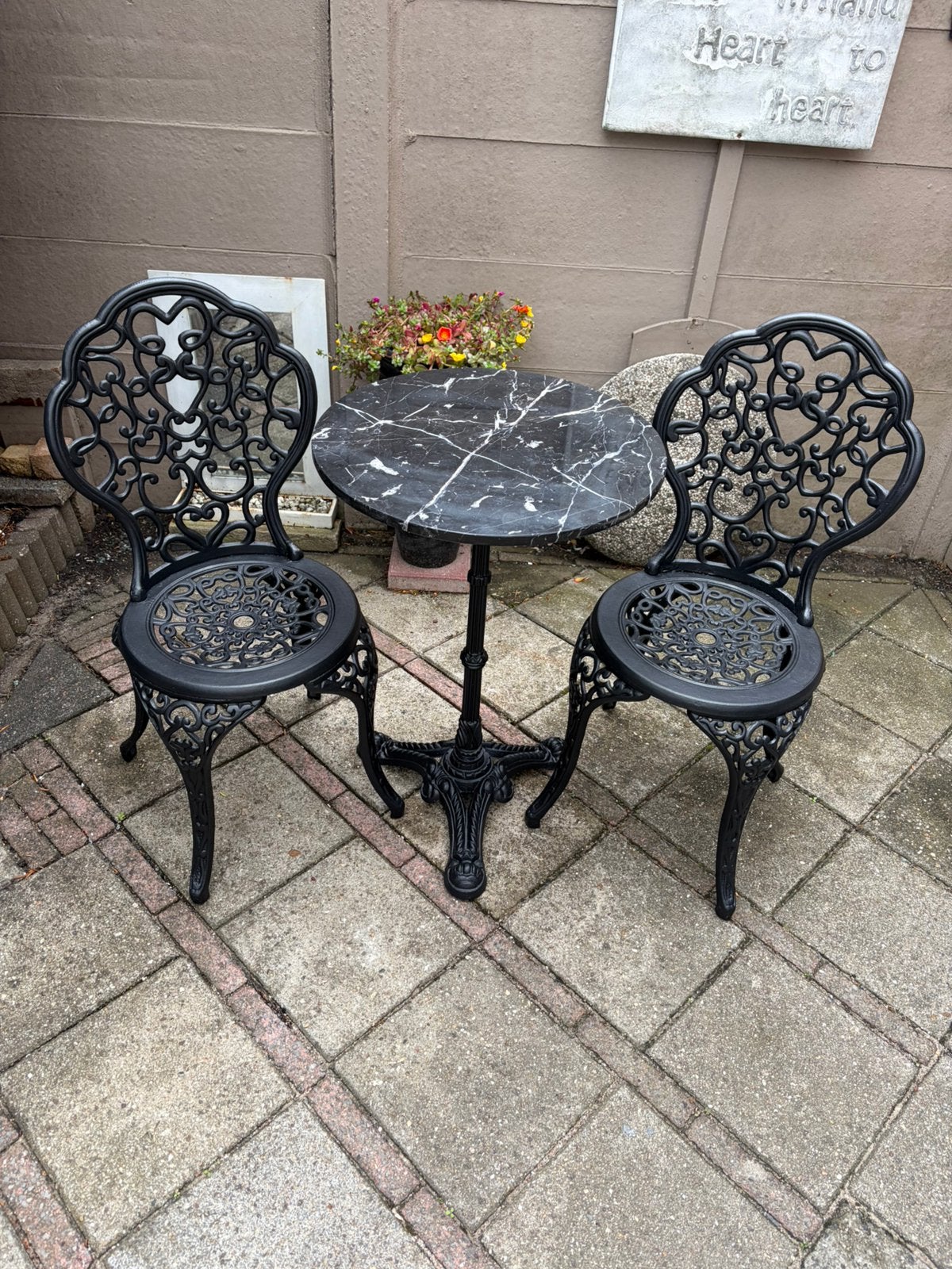 Mooi tuinsetje gietijzer tafeltje marmer blad️ ☀️💎🌸, Tuin en Terras, Ophalen, Zo goed als nieuw, Overige materialen, 2 zitplaatsen
