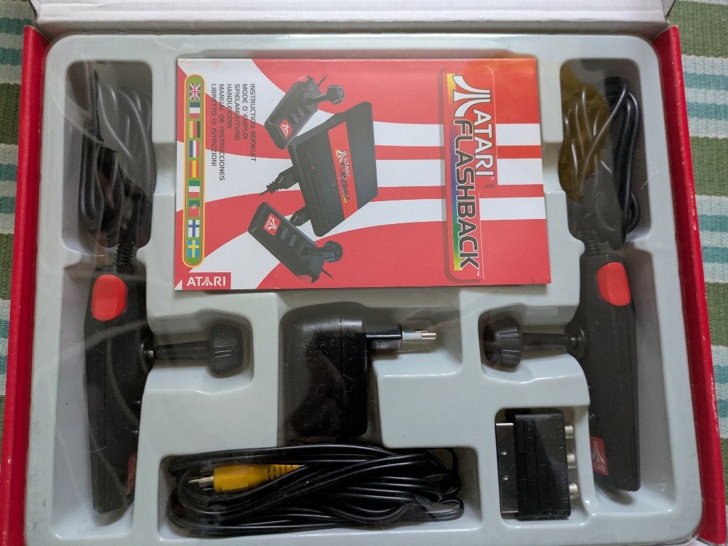 Atari flashback, Ophalen of Verzenden, Zo goed als nieuw, Met 2 controllers, Overige modellen