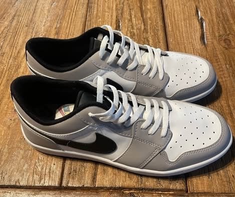 Nieuwe Nike air Jordan 1 low - wit/grijs - maat 47 - 70 euro, Ophalen, Wit, Nieuw, Sneakers of Gympen