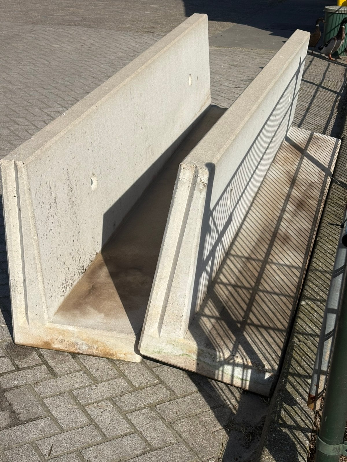 3 beton wanden met voet, Ophalen, Zo goed als nieuw, Beton, 200 cm of meer