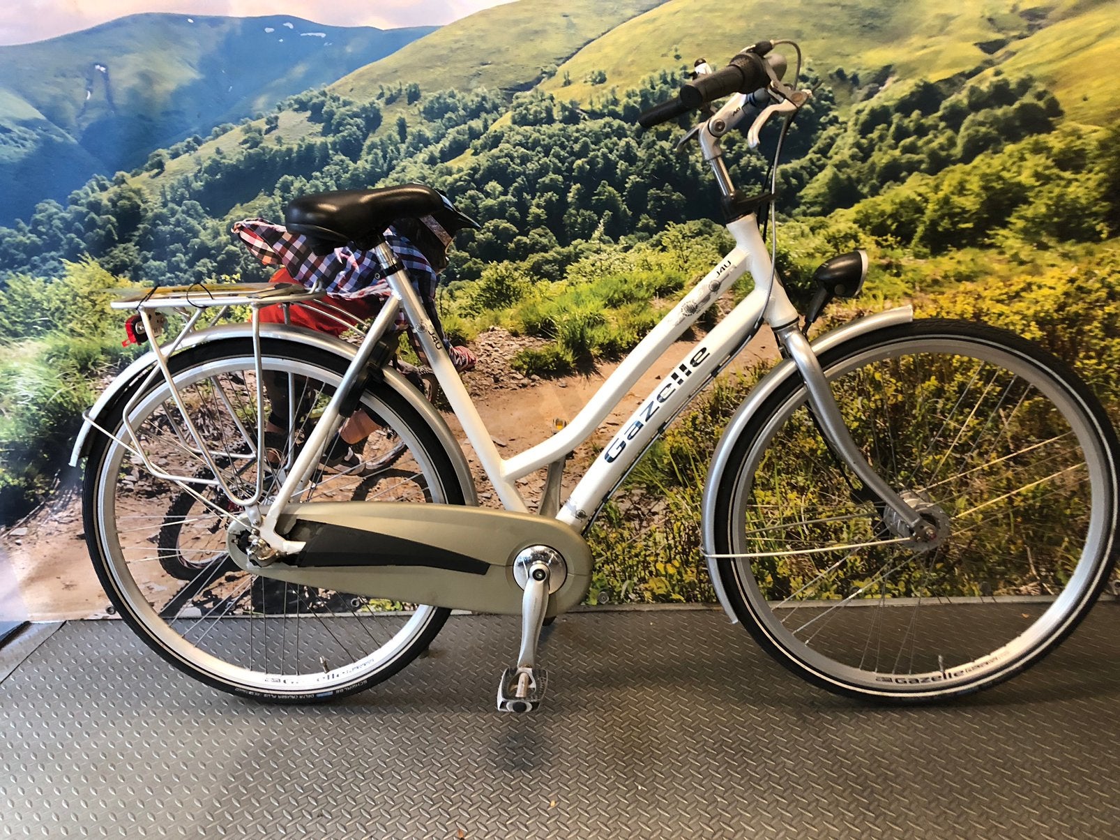 Gazelle J4U Dames 57CM, Ophalen, Versnellingen, 56 cm of meer, Zo goed als nieuw