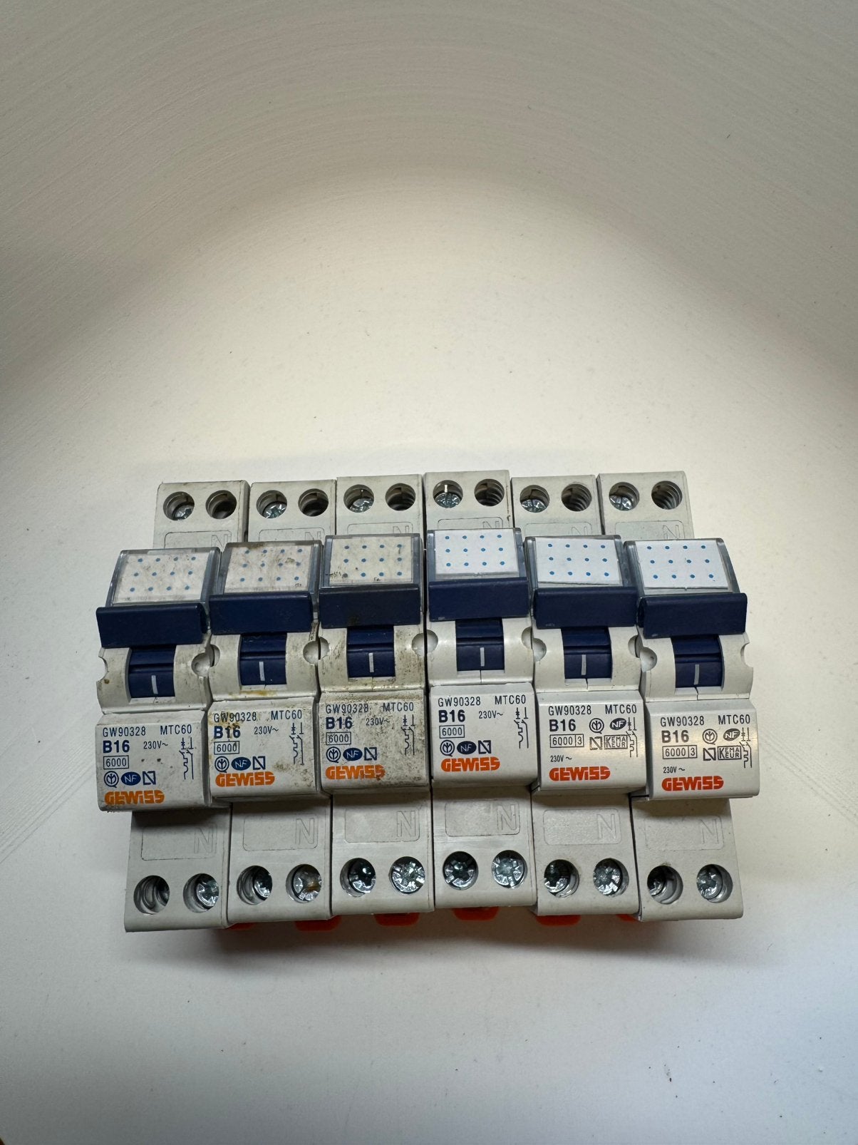 GEWISS B16 installatieautomaat €8  per stuk, Ophalen of Verzenden, Gebruikt, Installatieautomaat