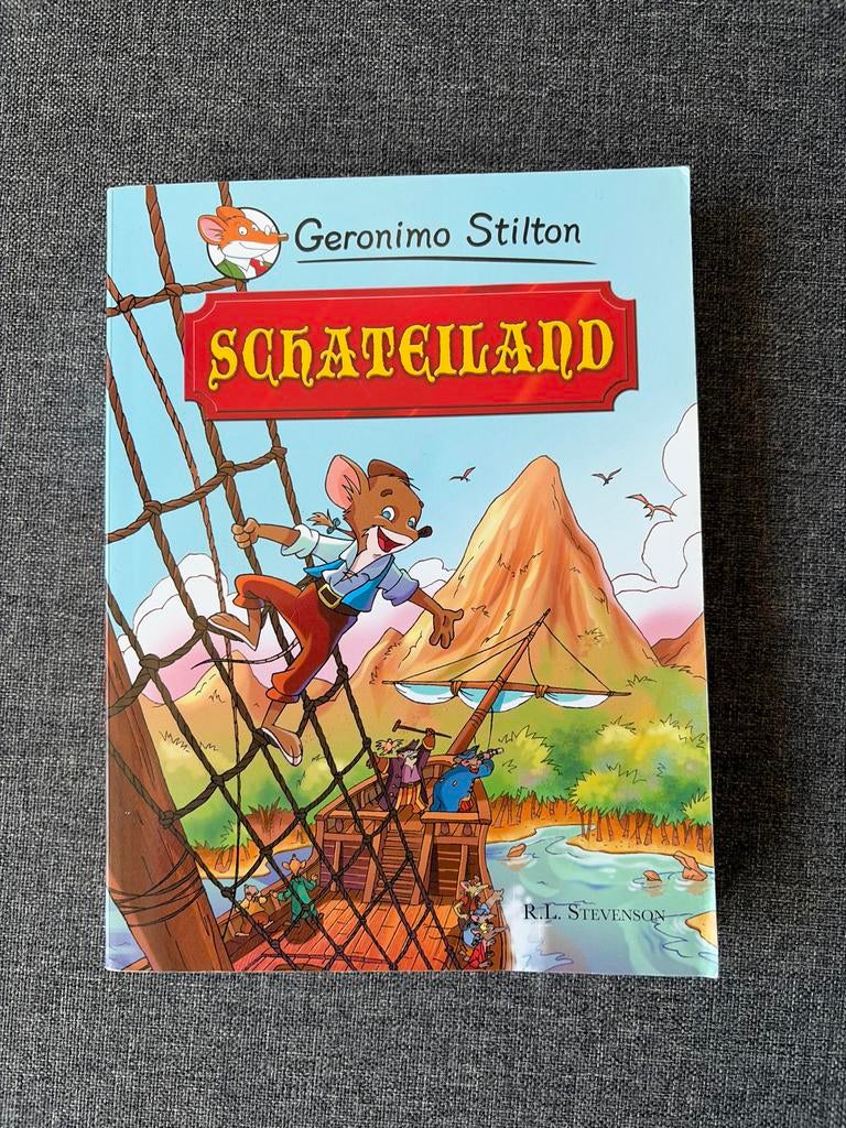Geronimo Stilton - Schateiland (R.L. Stevenson), Boeken, Ophalen of Verzenden, Zo goed als nieuw, Fictie algemeen