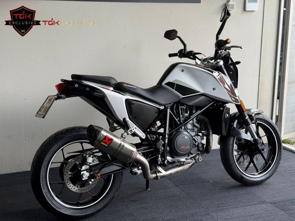 KTM 690 DUKE ABS TC AKRAPOVIC NETTE STAAT! (890 790 990 390), 693 cc, Bedrijf, Meer dan 35 kW, Minimaal motorrijbewijs A2
