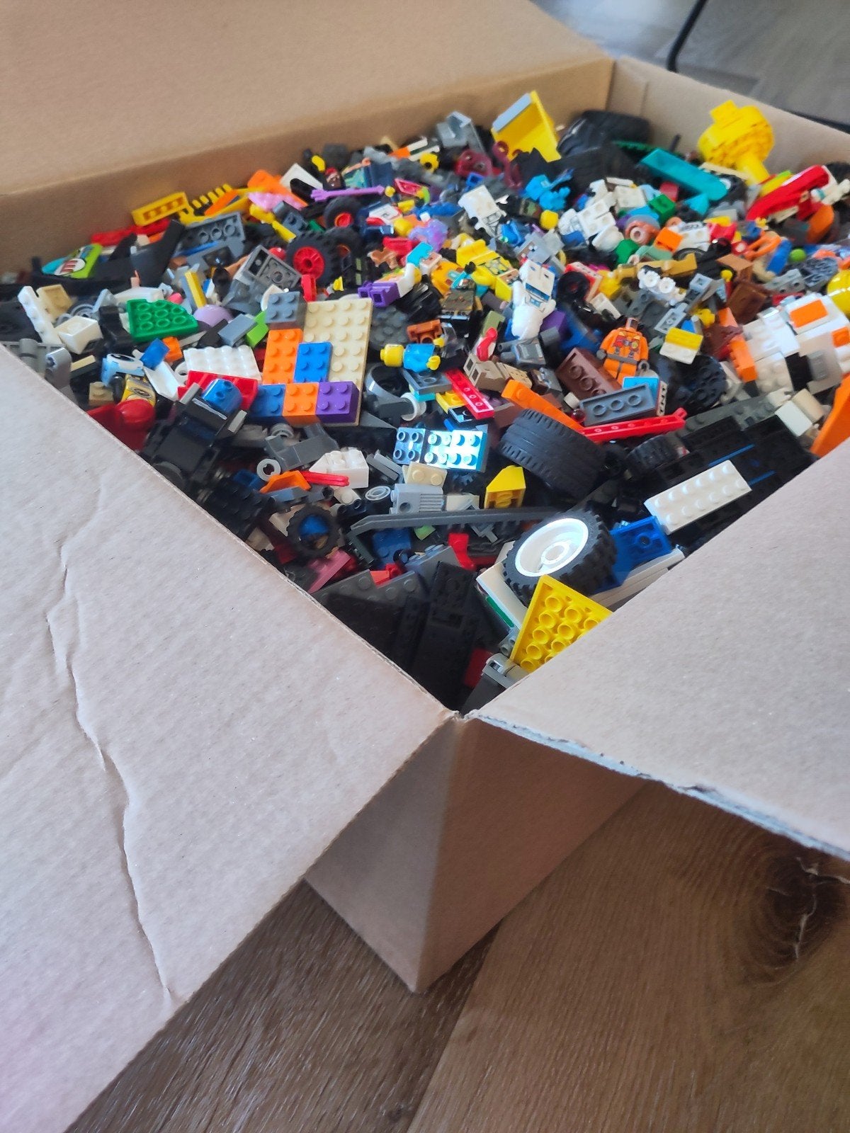Grote doos met 10.5 kg diverse Lego en poppetjes, Inclusief minifiguren, Gebruikt, Lego, Ophalen of Verzenden