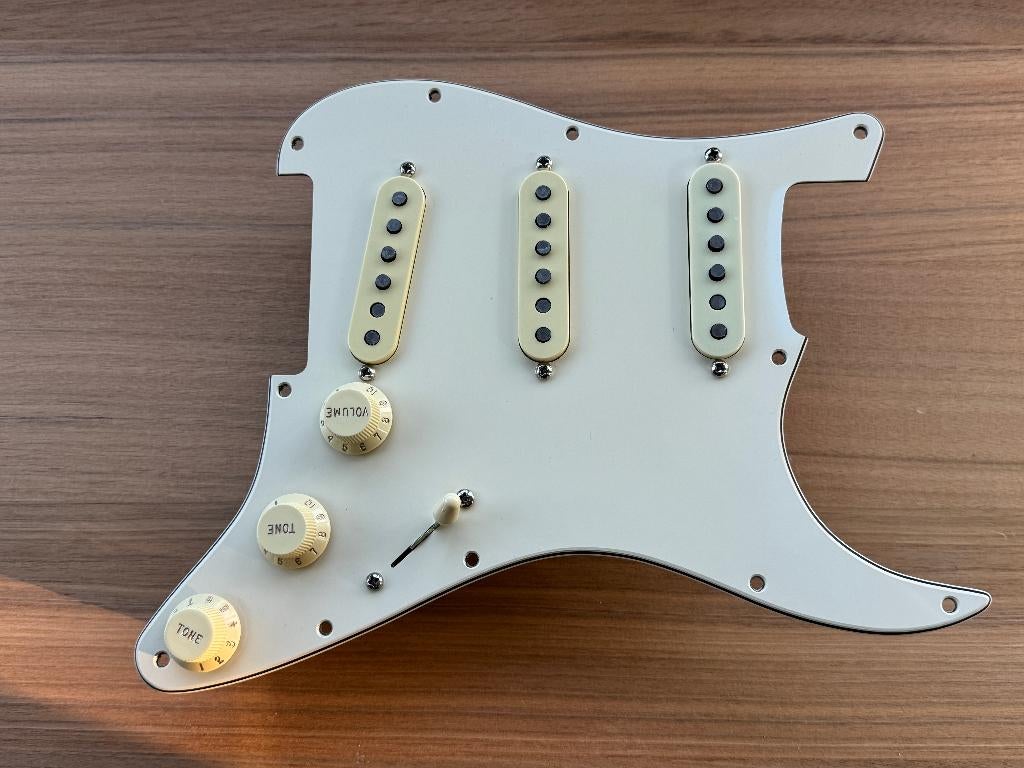 Fender Stratocaster pre-wired pickguard CS Texas Special, Ophalen of Verzenden, Zo goed als nieuw, Solid body, Fender