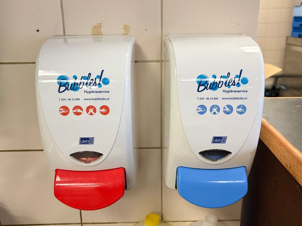 (2x) Bubbles zeepdispenser, Huis en Inrichting, Keuken | Keukenbenodigdheden, Overige typen, Ophalen, Zo goed als nieuw