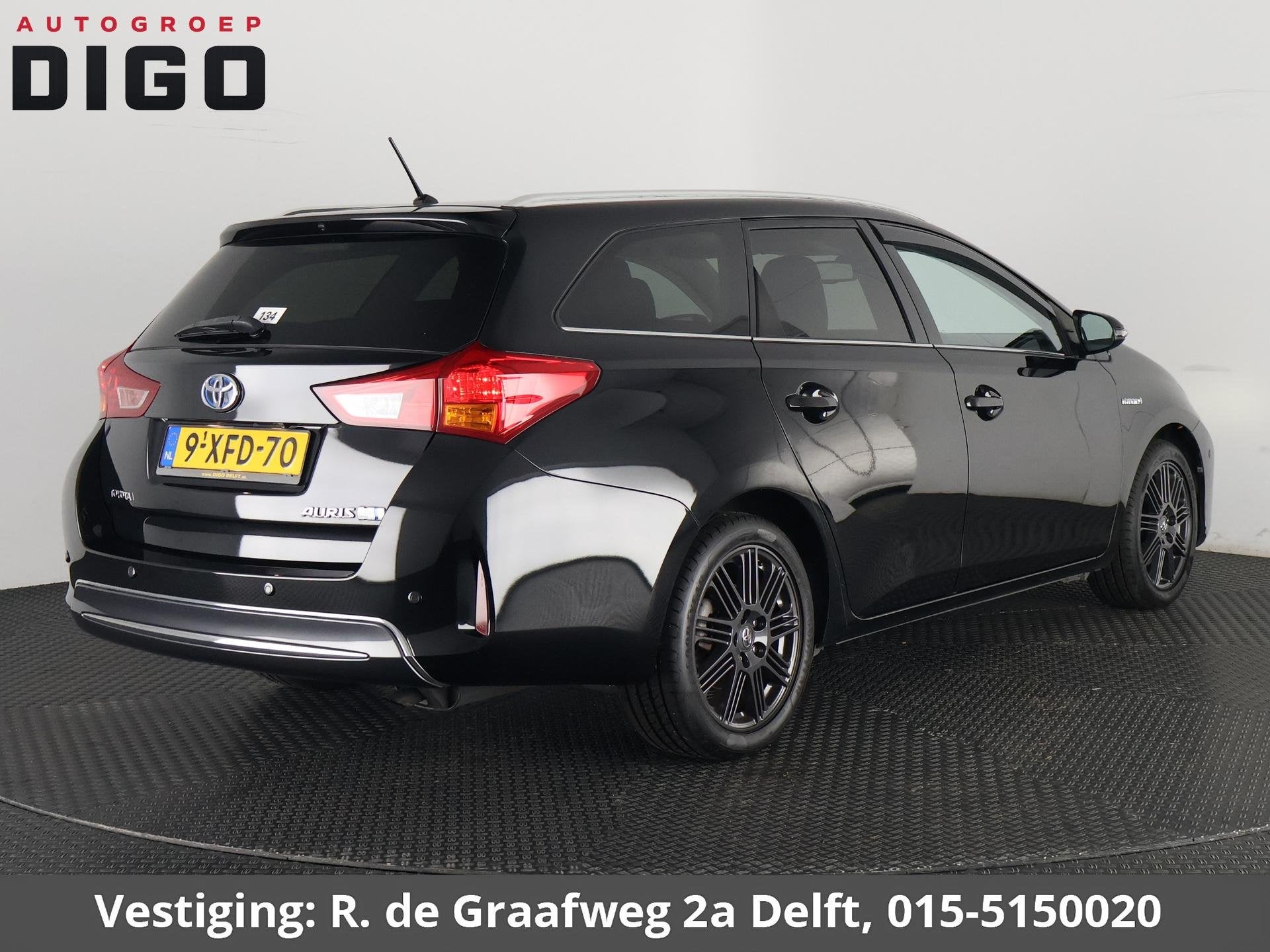 Toyota Auris Touring Sports 1.8 Hybrid Lease | Leder | Stoel, 136 pk, Gebruikt, Zwart, Hybride Elektrisch/Benzine