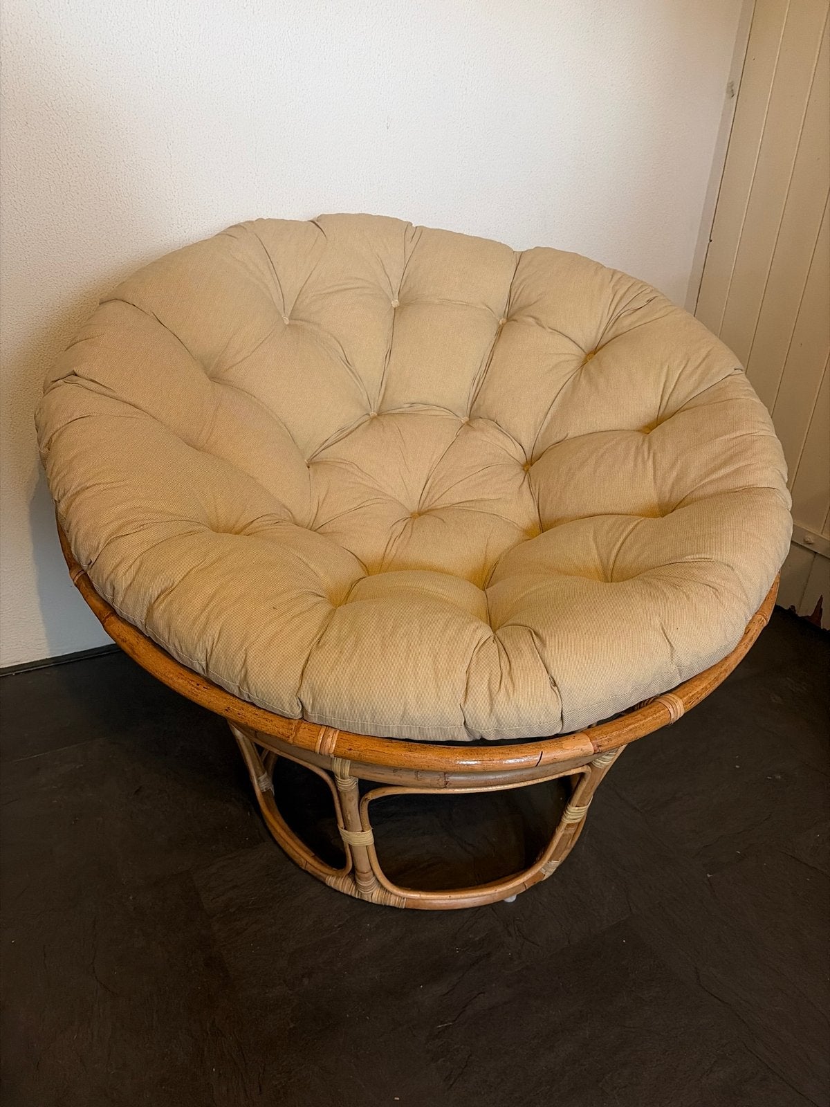 Nieuwe rotan stoel met comfortabel kussen, Ophalen, Bruin, Nieuw, Riet of Rotan