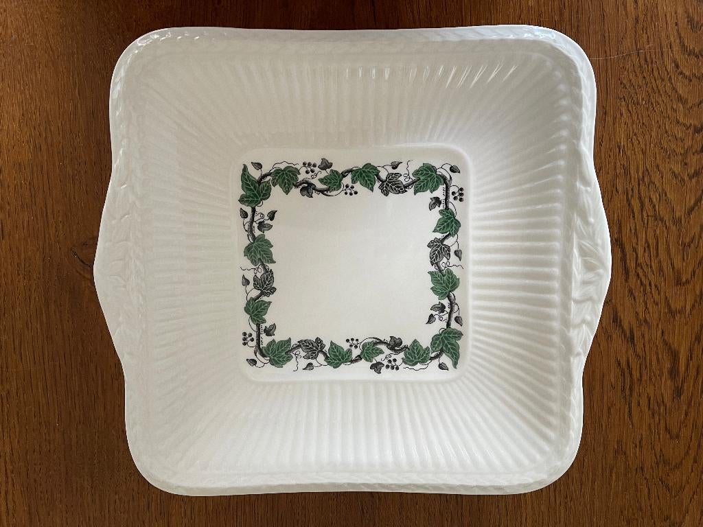 Wedgwood "Stratford" 'Vierkante Schaal' Nieuw, Nieuw, Ophalen of Verzenden, Schaal of Schalen, Overige stijlen