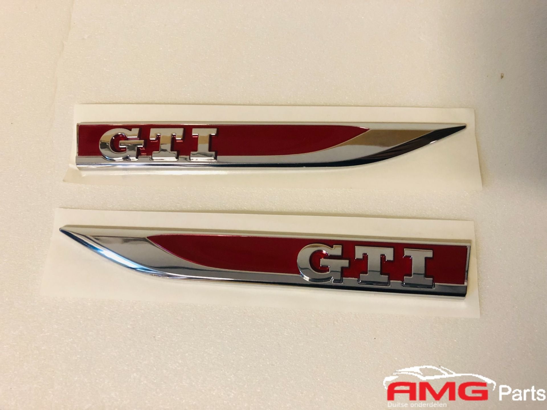 Vw Go;f 6 7 GTI Logo Links en Recht 5G0853688 5G0853688, Volkswagen, Volkswagen AG, Nieuw, Berliner Ring 2
38440  Wolfsburg, DE