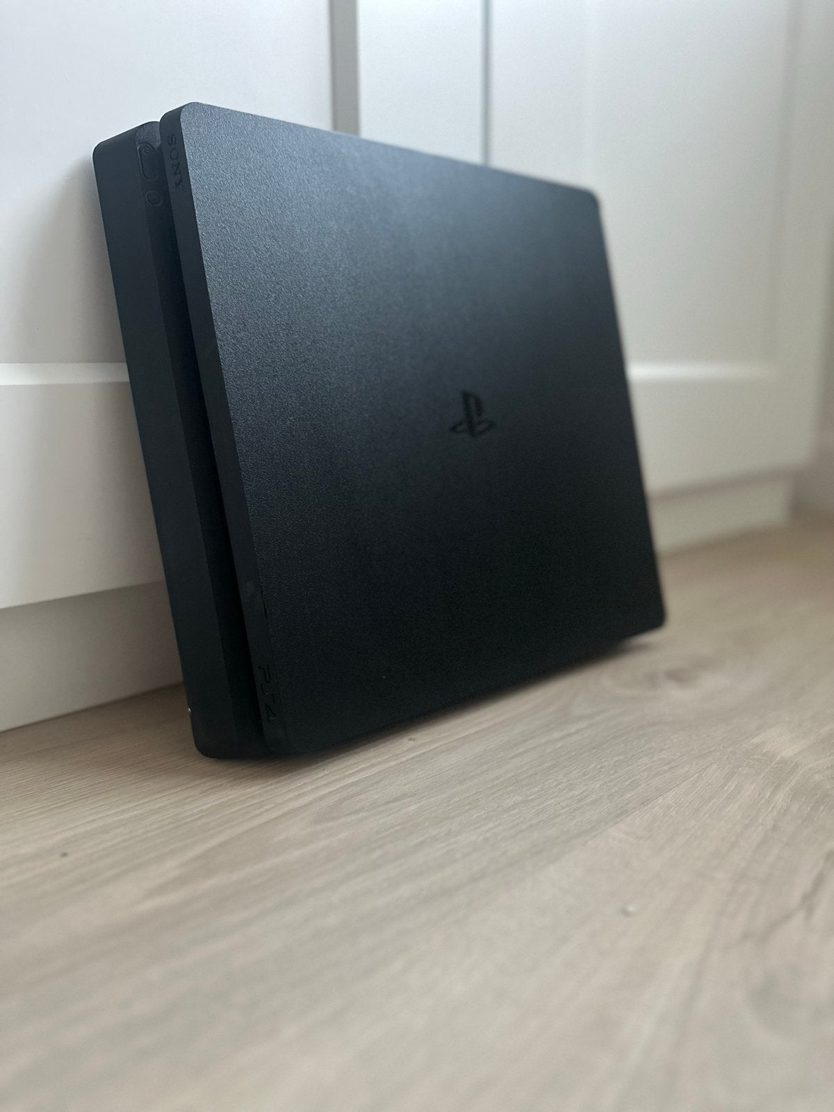 PlayStation 4 Slim 500GB met 2 controllers, 500 GB, Met 2 controllers, Ophalen of Verzenden, Zo goed als nieuw