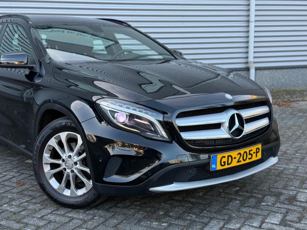 Mercedes-Benz GLA-klasse 180 CDI (bj 2015) AUT|XENON|82000 K, Auto's, Mercedes-Benz, Gebruikt, 4 cilinders, Leder en Stof, Zwart