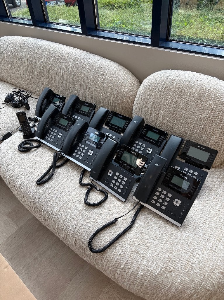 9 Yealink T42S vaste telefoons, Ophalen, Gebruikt, 4 handsets of meer