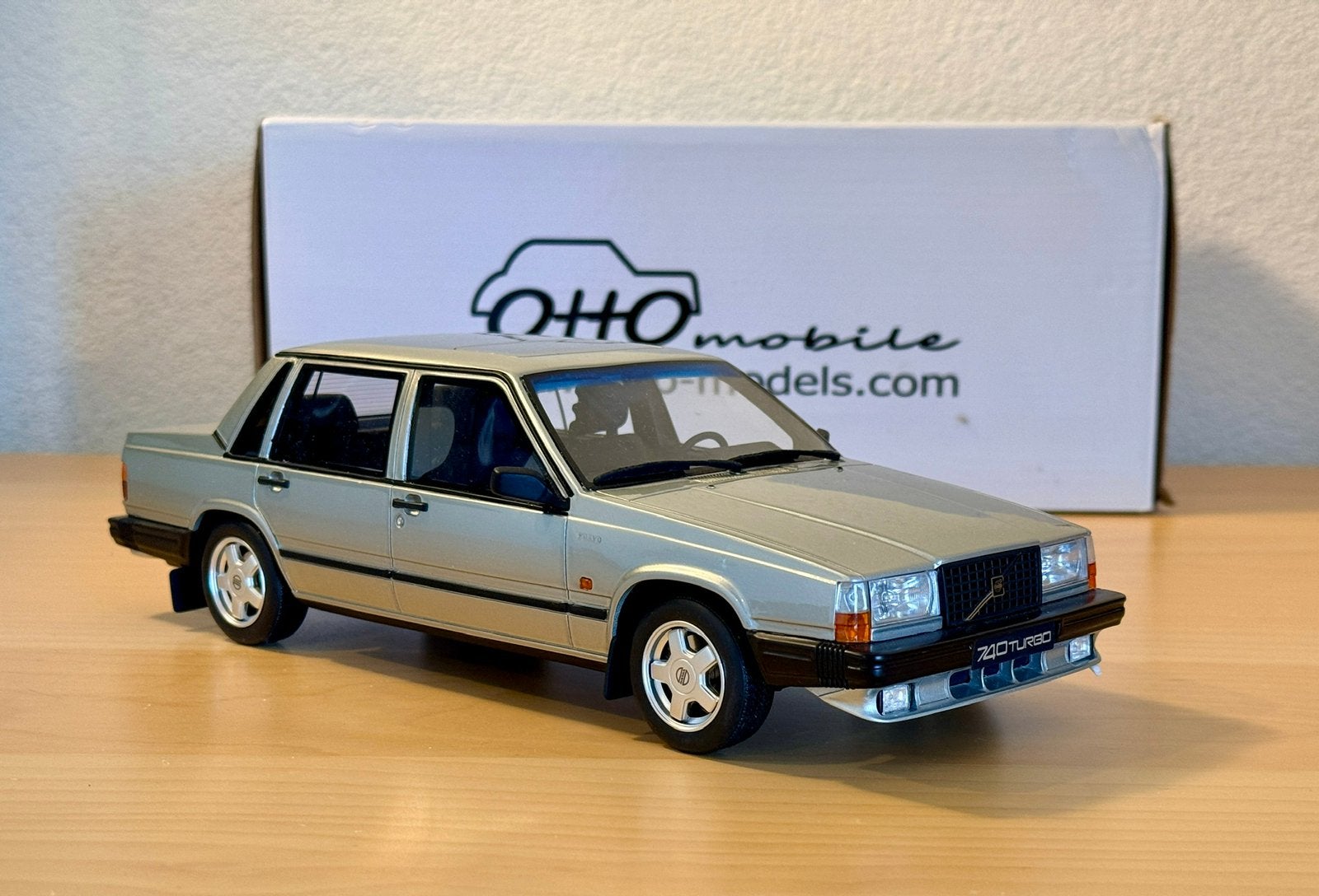 Volvo 740 Turbo 1987 1:18 - OttOmobile OT263 limited edition, Hobby en Vrije tijd, Modelauto's | 1:18, Ophalen of Verzenden, Zo goed als nieuw