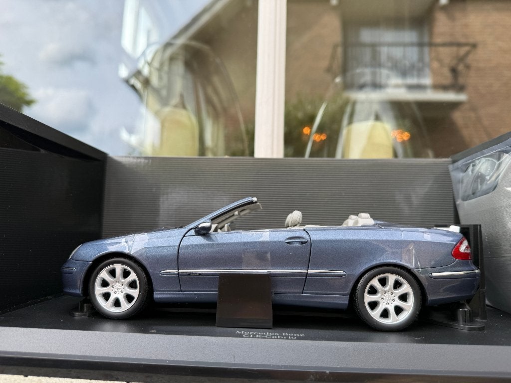 1:18 Mercedes A209 CLK Cabrio CLK500 blauw Kyosho, Hobby en Vrije tijd, Kyosho, Auto, Nieuw, Ophalen of Verzenden