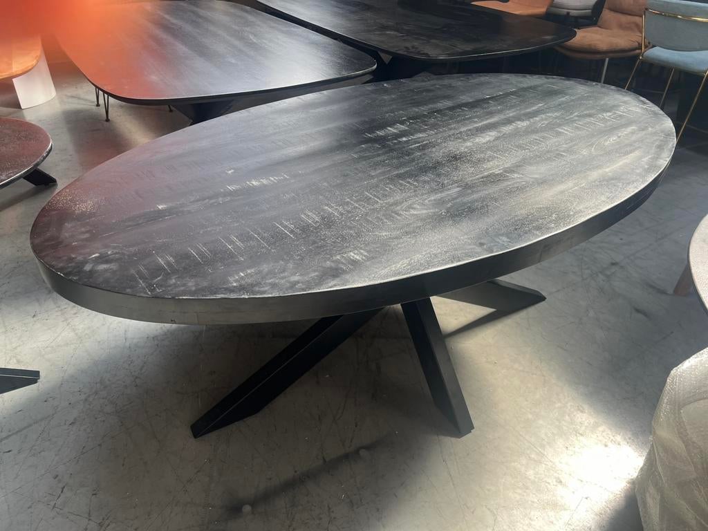 Eettafel ovaal mangohout 180/200/220cm zwart, Info@savoireinteriors.com, 100 tot 150 cm, Ophalen of Verzenden, Van haestrechtstraat 15d