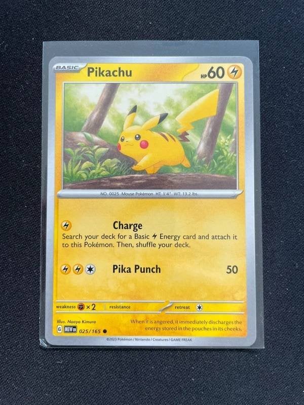 Pikachu (MEW 025) - Pokemon 151, Verzenden, Zo goed als nieuw, Losse kaart