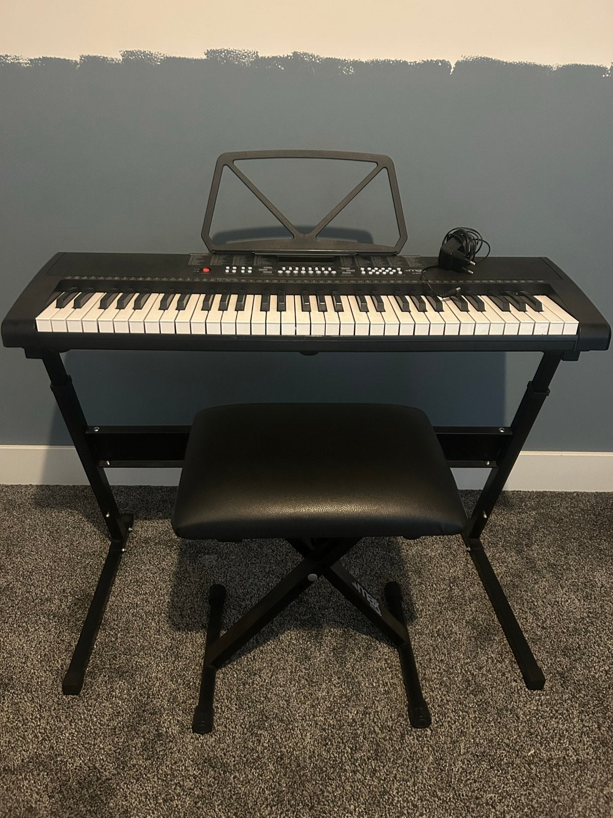 Max Music KB4 Elektronisch Keyboard met kruk inbegrepen, Overige merken, 61 toetsen, Ophalen of Verzenden, Zo goed als nieuw