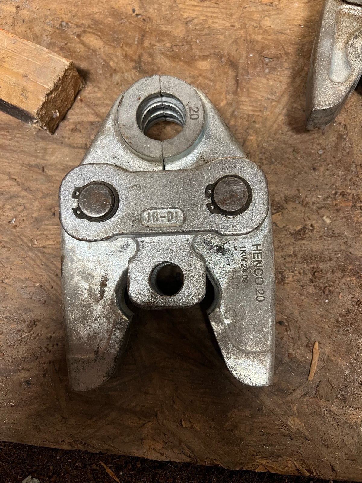 Henco 20 1KW 24 09 persbek, Doe-het-zelf en Verbouw, Ophalen of Verzenden, Gebruikt, Overige typen, Overige merken