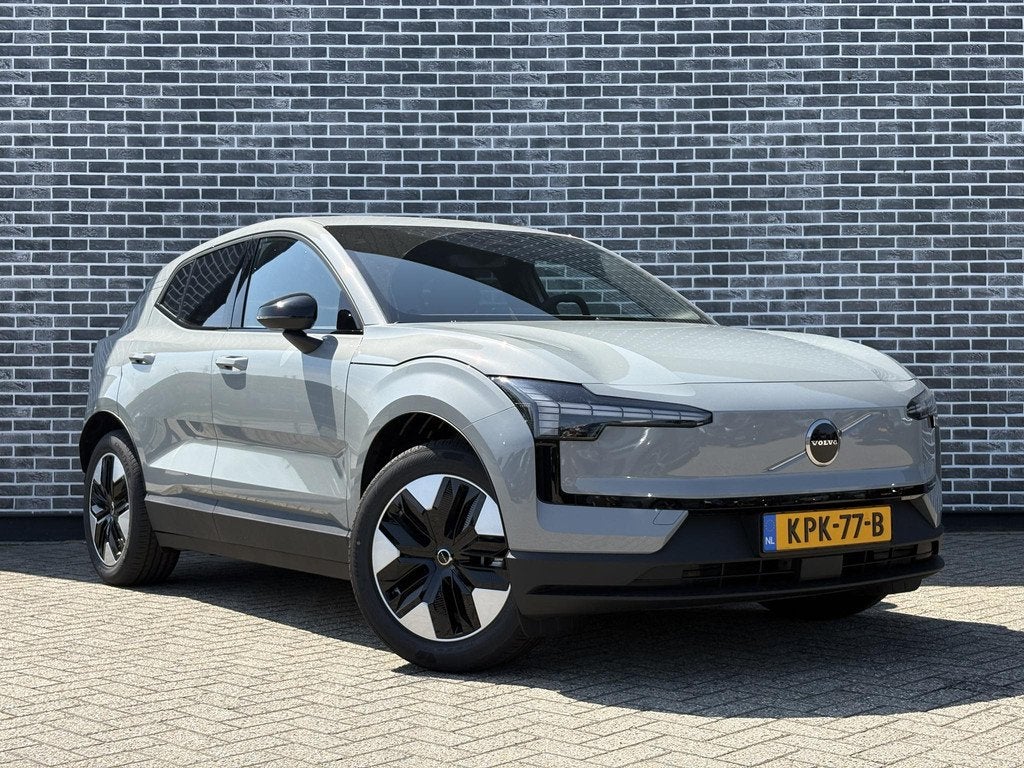 Volvo EX30 P3 Plus Europa 51 kWh | Extra getint glas achter, Auto's, Volvo, Automaat, Achterwielaandrijving, Leder en Stof, 337 km