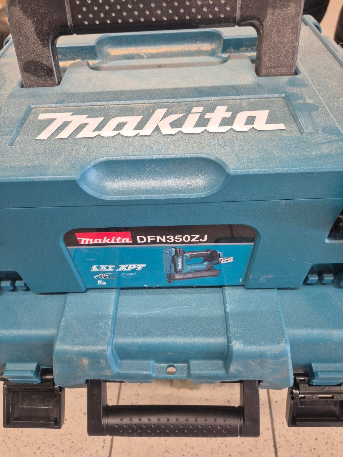 Makita DFN350ZJ Accu tacker in koffer, Ophalen, Gebruikt, Tacker/nietmachine, Makita