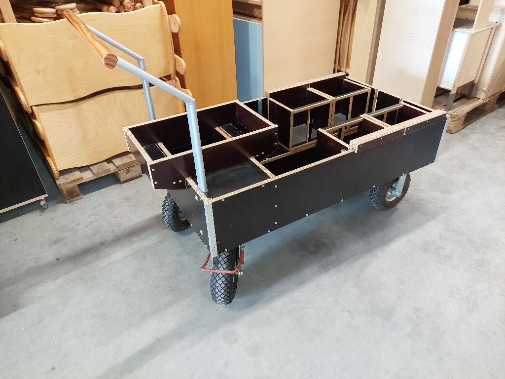 KDV Bolderwagen met inzetstoeltjes, deurtje en krat-adaptor, Ophalen of Verzenden, Zo goed als nieuw