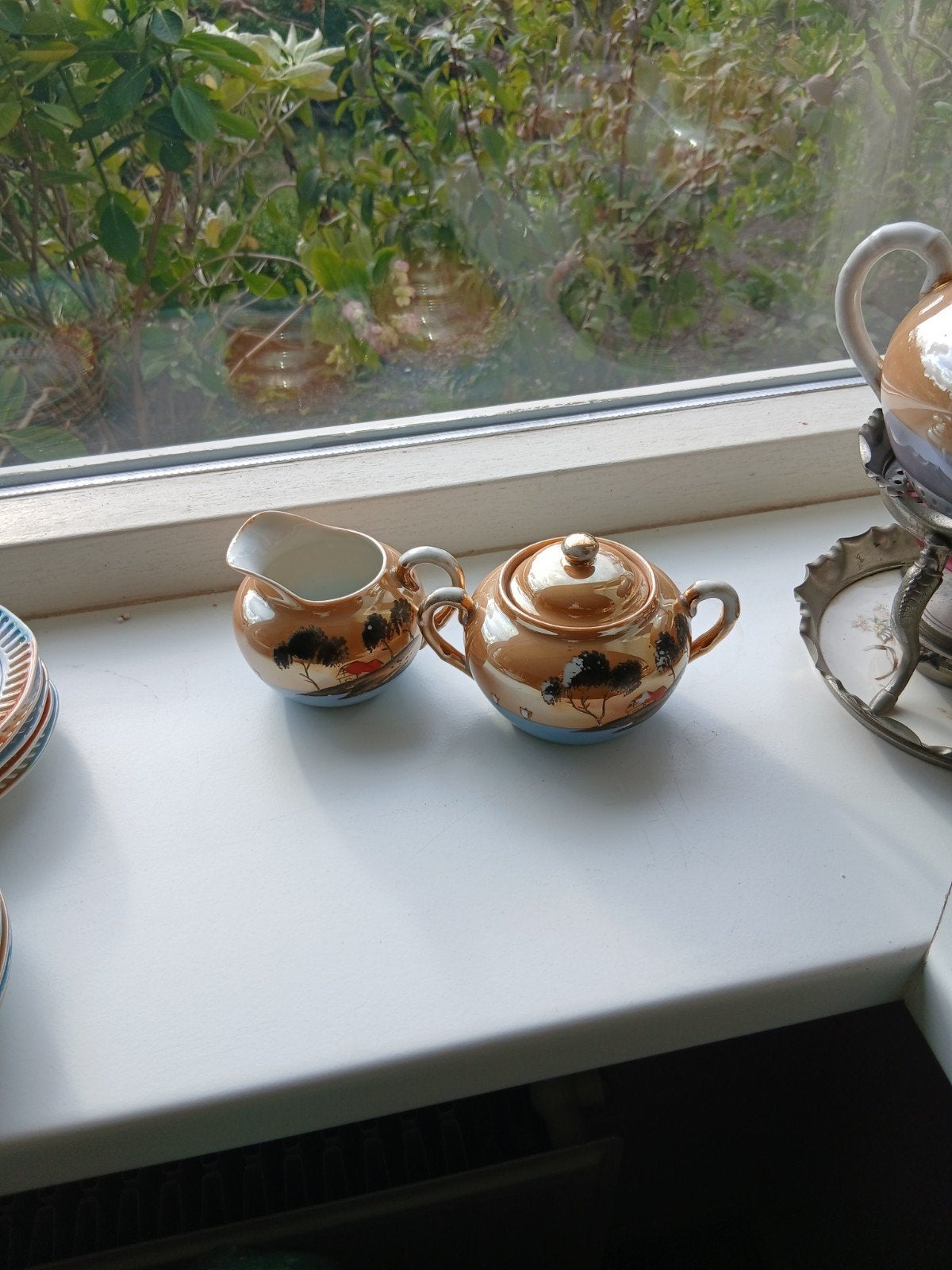 Vintage theeservies met kop en schotels en gebakschotels, Ophalen