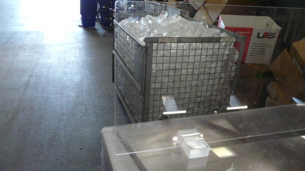Plexiglas blokje 120 x 70 x 40 mm gebruikt per kg, Ophalen