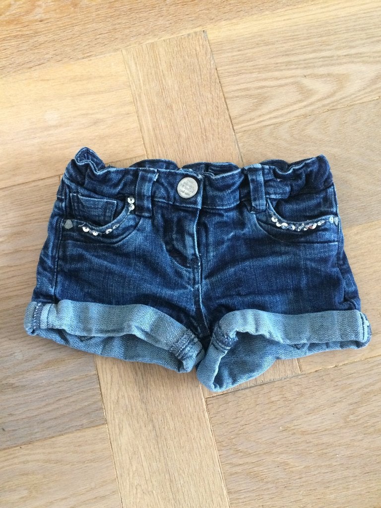 Nog hele nette korte spijkerbroek van Frendz mt 104 - zgan, Kinderen en Baby's, Kinderkleding | Maat 104, Broek, Meisje, Frendz