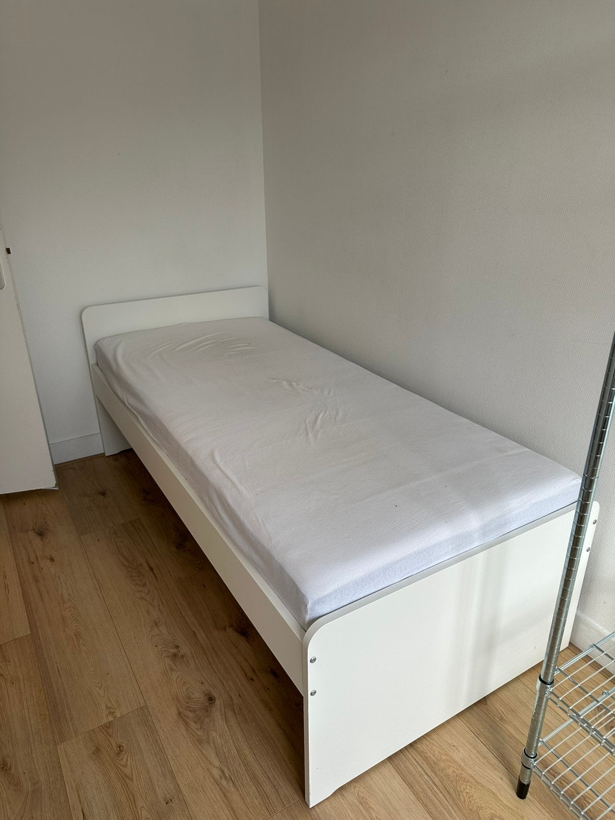 Mattress 2m x 85cm, Ophalen, Zo goed als nieuw, Eenpersoons