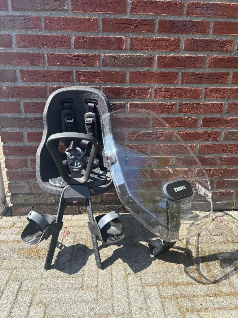 Thule fietsstoeltje + windscherm  compleet en in nette staat, Ophalen, Voetsteuntjes, Voorzitje, Zo goed als nieuw