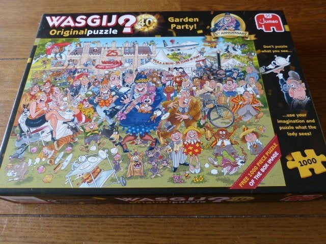 Wasgij Garden Party, 2x 1000 stukjes, Ophalen of Verzenden, 500 t/m 1500 stukjes, Zo goed als nieuw, Legpuzzel