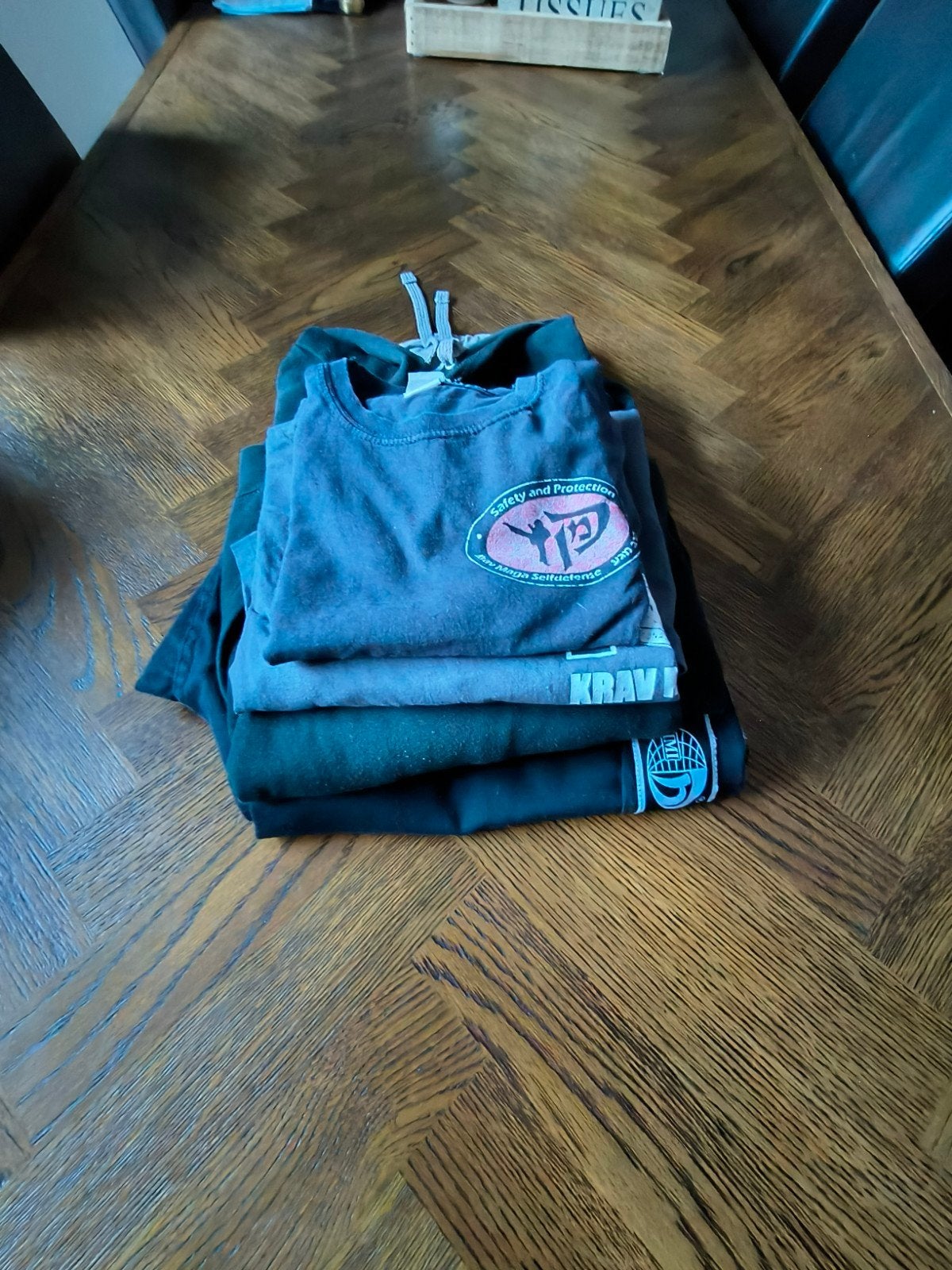 Krav Maga kledingpakket: trui, broek, T-shirts (M & S), Sport en Fitness, Vechtsporten en Zelfverdediging, Ophalen of Verzenden