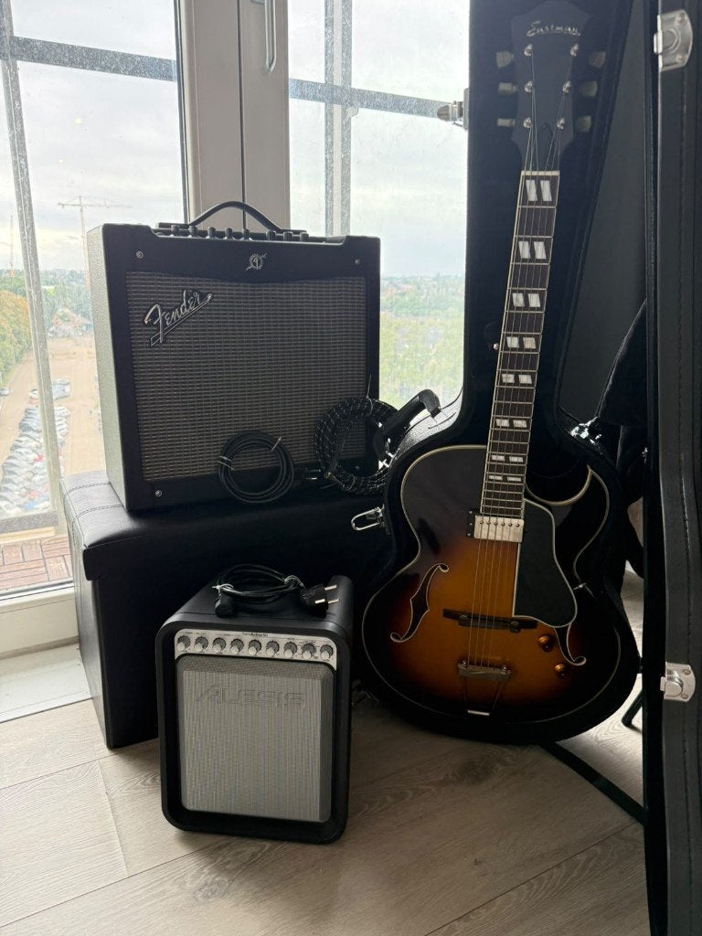 COMPLEET! Eastman AR371CE Archtop + Fender Mustang II + PA, Ophalen, Zo goed als nieuw, Solid body, Overige merken