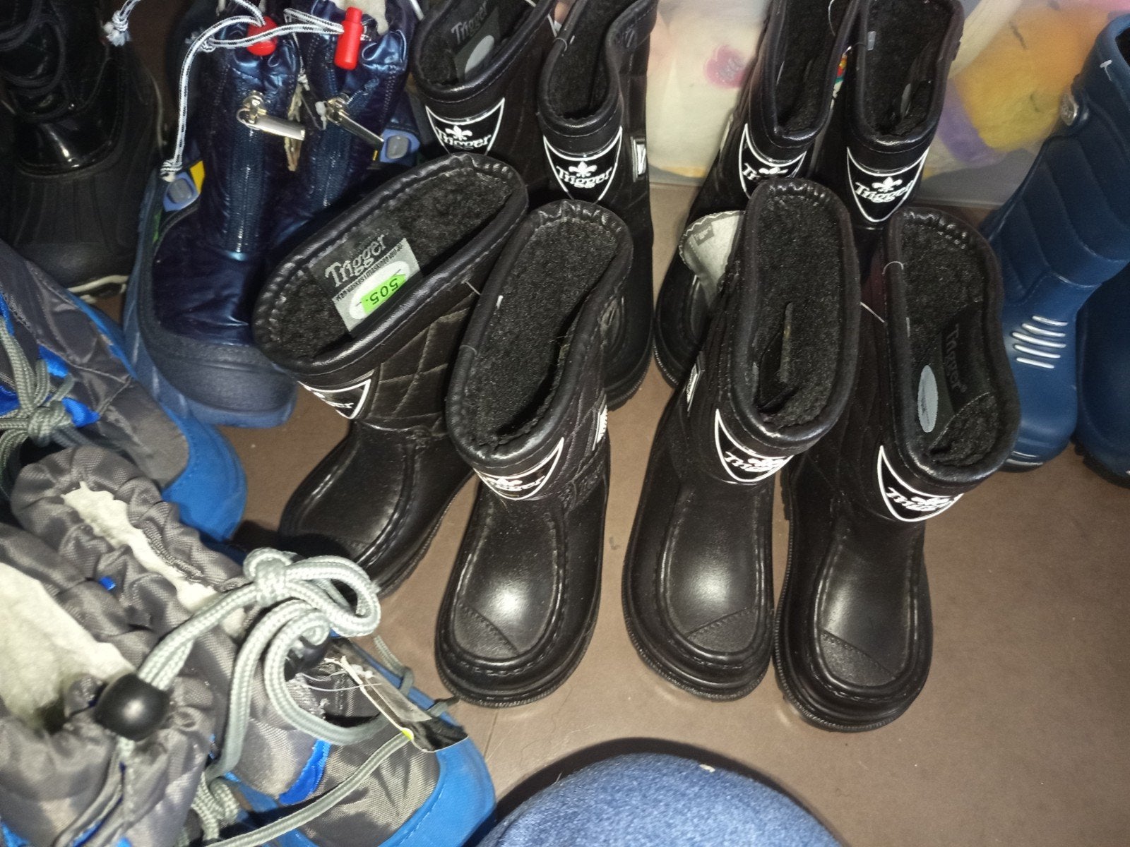 20 Kinder snowboots in verschillende maten, Ophalen, Nieuw, Jongen of Meisje, Laarzen