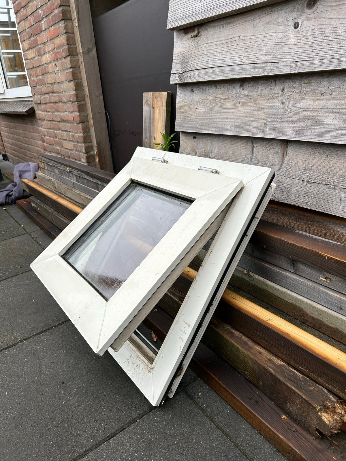 Uitzetbaar raam - Buitenwerks 645x660mm, Doe-het-zelf en Verbouw, Glas en Ramen, Ophalen, Gebruikt, Gevelraam of Ruit, Minder dan 80 cm