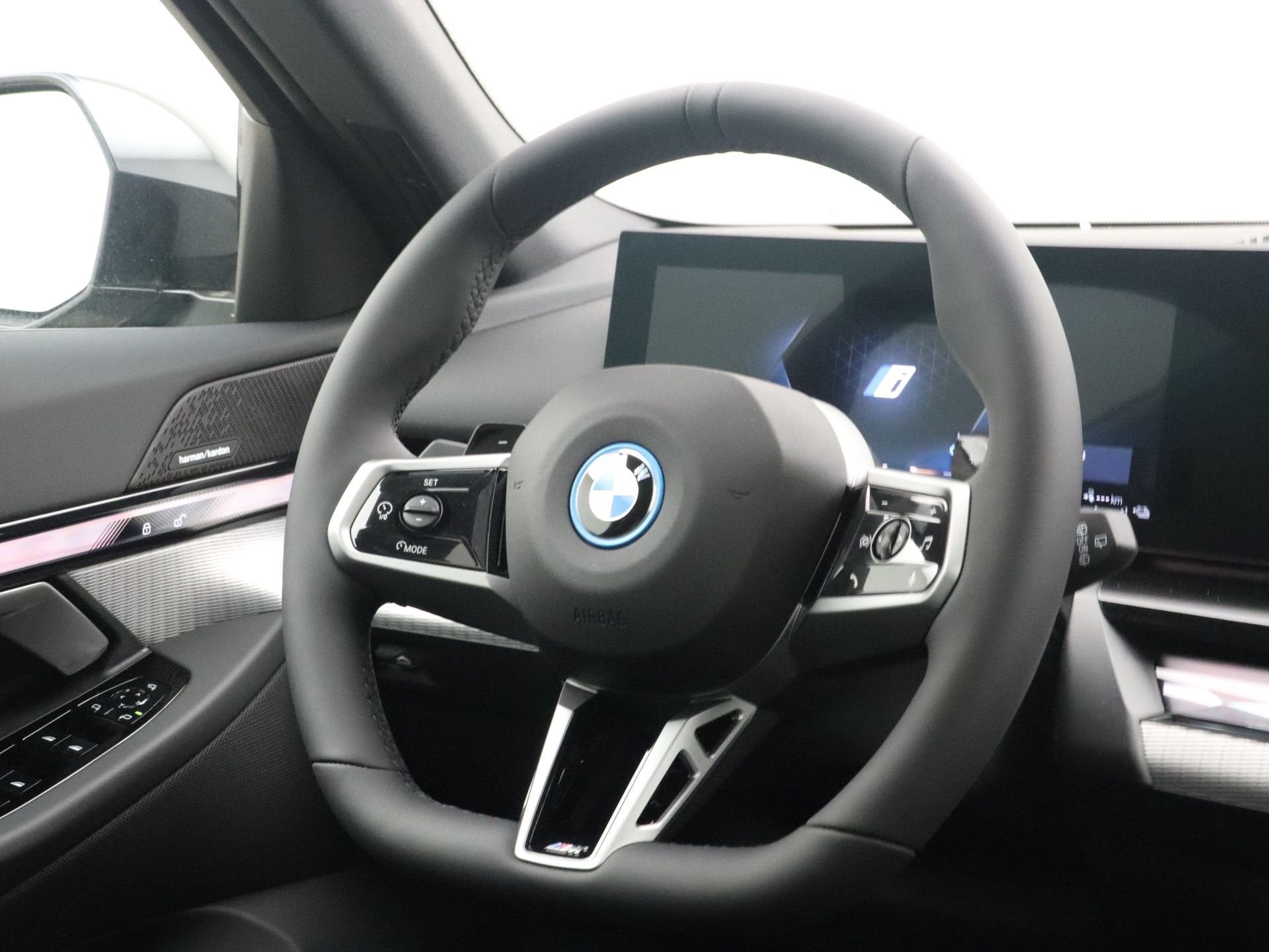 BMW 5 Serie 530e Touring M Sport Edition (bj 2026), Auto's, Automaat, Achterwielaandrijving, 1800 kg, 4 cilinders