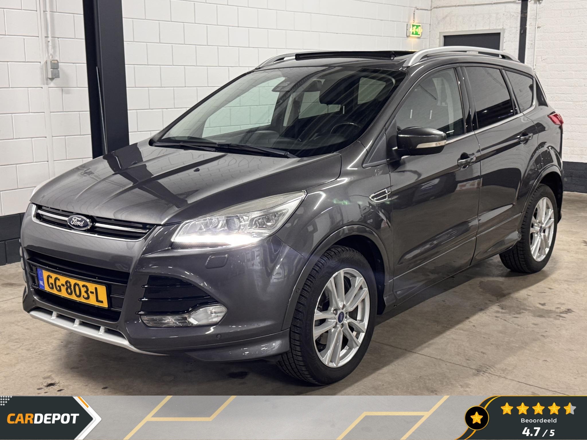Ford Kuga 1.5 Titanium Zeer Netjes Schuifdak Camera Stoelver, Euro 6, 4 cilinders, Leder en Stof, Origineel Nederlands