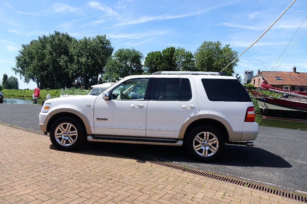 Ford Explorer Eddie Bauer 4.6 V8 4WD | Youngtimer | 7-zits |, Auto's, Ford, Automaat, 296 pk, Wit, Vierwielaandrijving