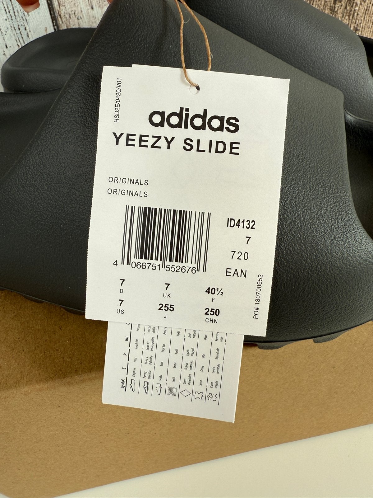 Yeezy Slide Grijs Maat 40,5 NIEUW, Kleding | Heren, Schoenen, Ophalen of Verzenden, Nieuw, Overige kleuren, Slippers