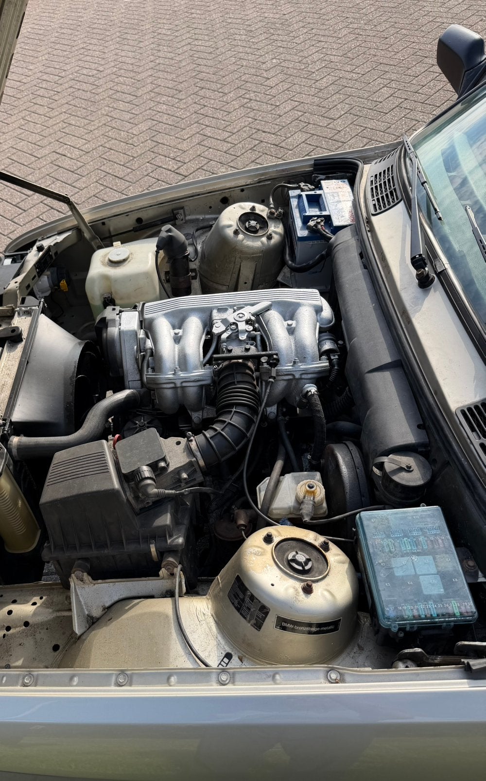Foto 10 van BMW E30 1990 | NAP | APK 2028 | UNIEK EXEMPLAAR