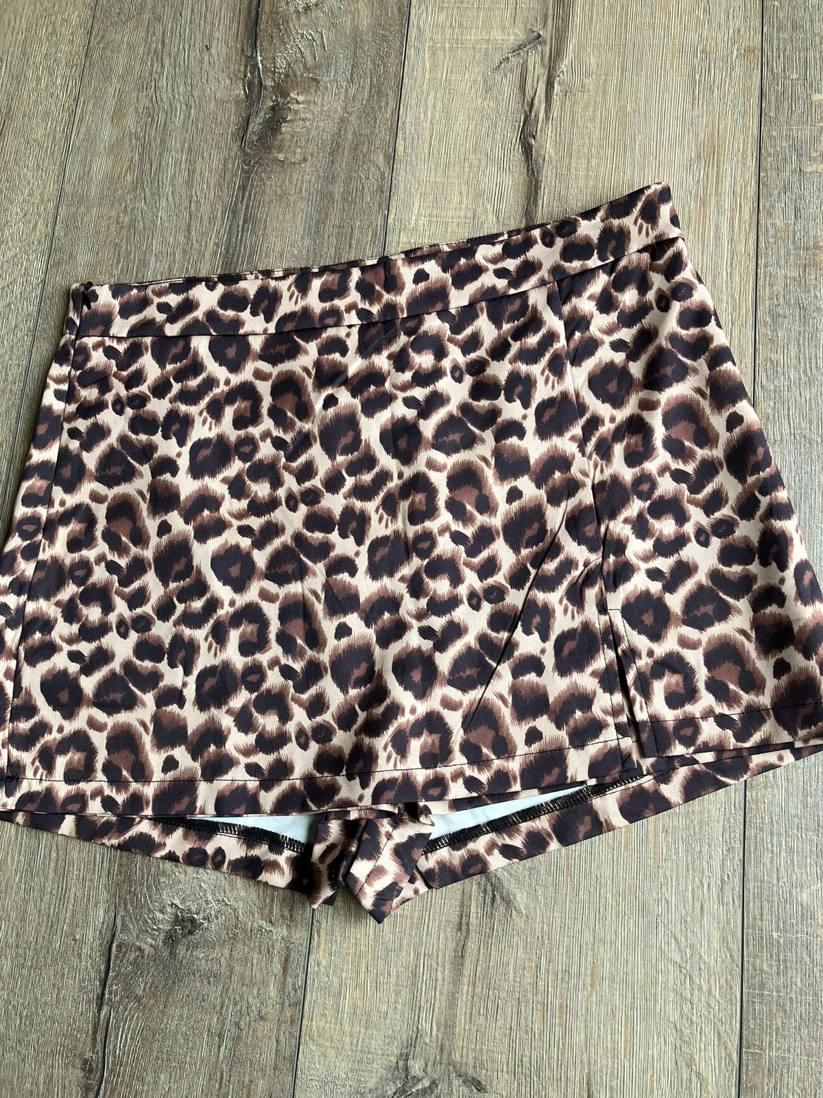 Short Peace ‘ love panterprint met rokje L, Kleding | Dames, Maat 38/40 (M), Kort, Meerkleurig, Nieuw