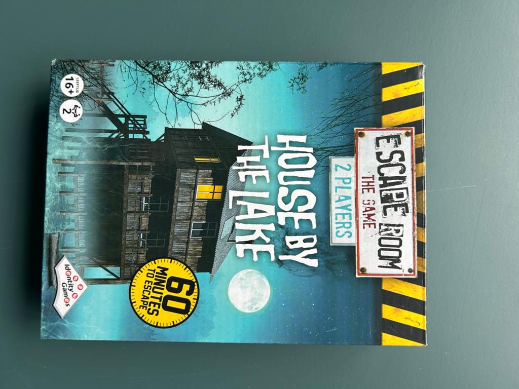 Escaperoom House by the lake, Een of twee spelers, Ophalen of Verzenden, Zo goed als nieuw