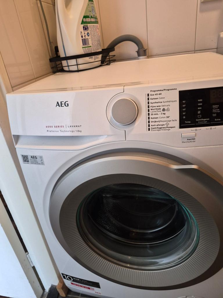 tekoop wasmachine van het merk AEG. 8 kilo wasmachine., Ophalen, 1200 tot 1600 toeren