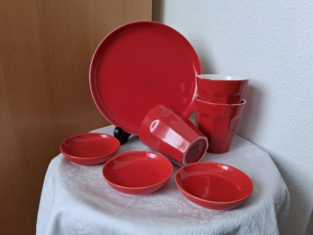 HEMA serviesdelen Ceramic rood, Huis en Inrichting, Overige typen, Ophalen of Verzenden, Zo goed als nieuw, Overige stijlen